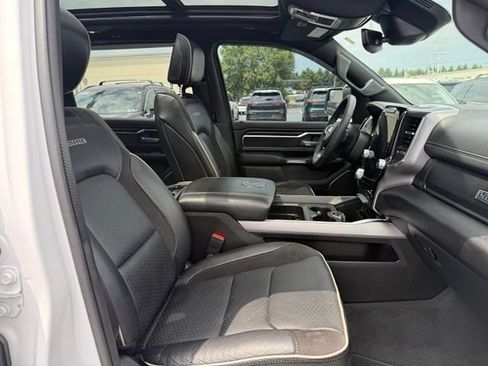 Used 2024 RAM 1500 Laramie AWD/4WD image 27