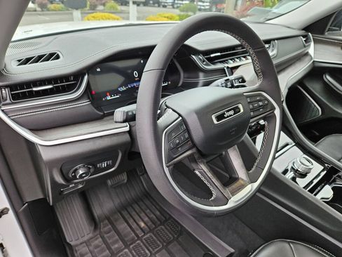 Used 2023 Jeep Grand Cherokee L Limited w/ Luxury Tech Group II AWD/4WD image 21