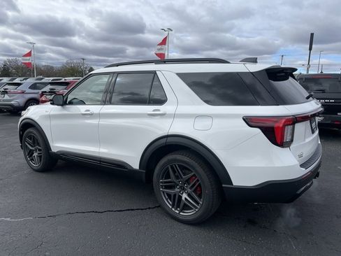 New 2026 Ford Explorer ST-Line w/ ST-Line Street Pack image 6