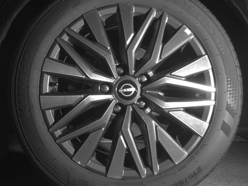 Used 2025 Nissan Altima 2.5 SV image 14