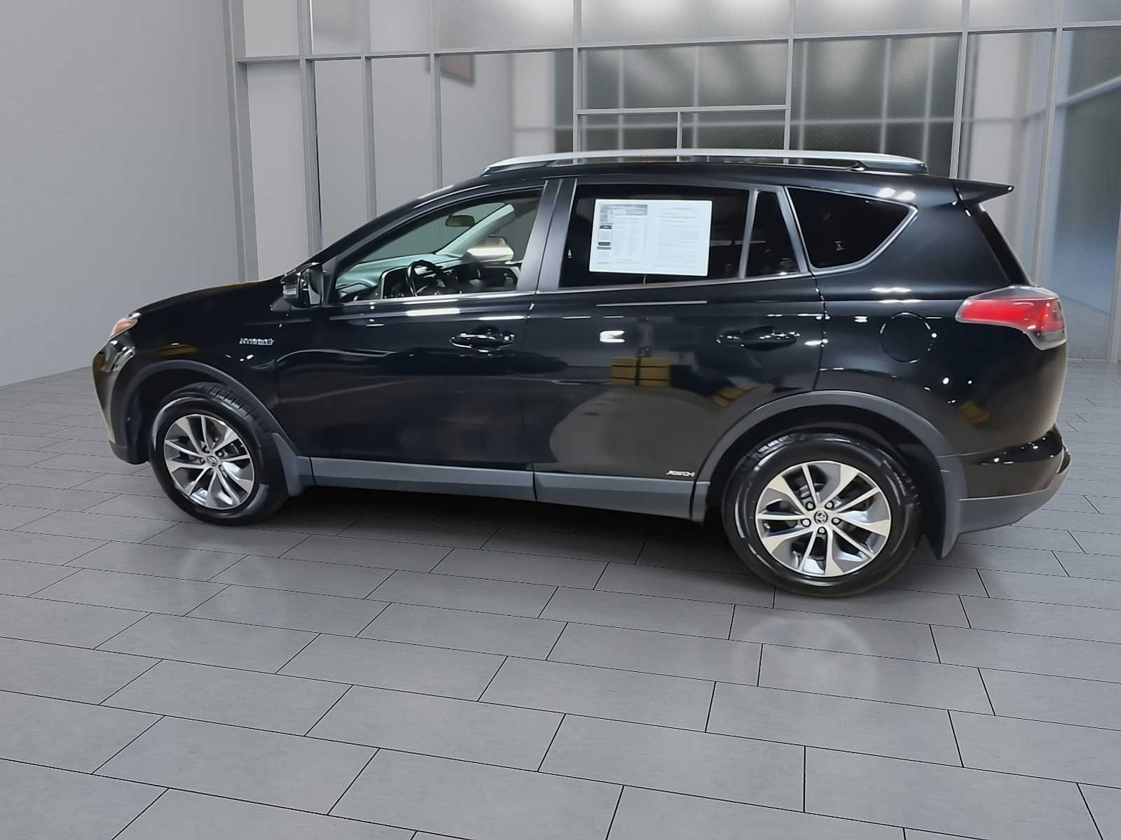Certified 2016 Toyota RAV4 XLE AWD/4WD image 6