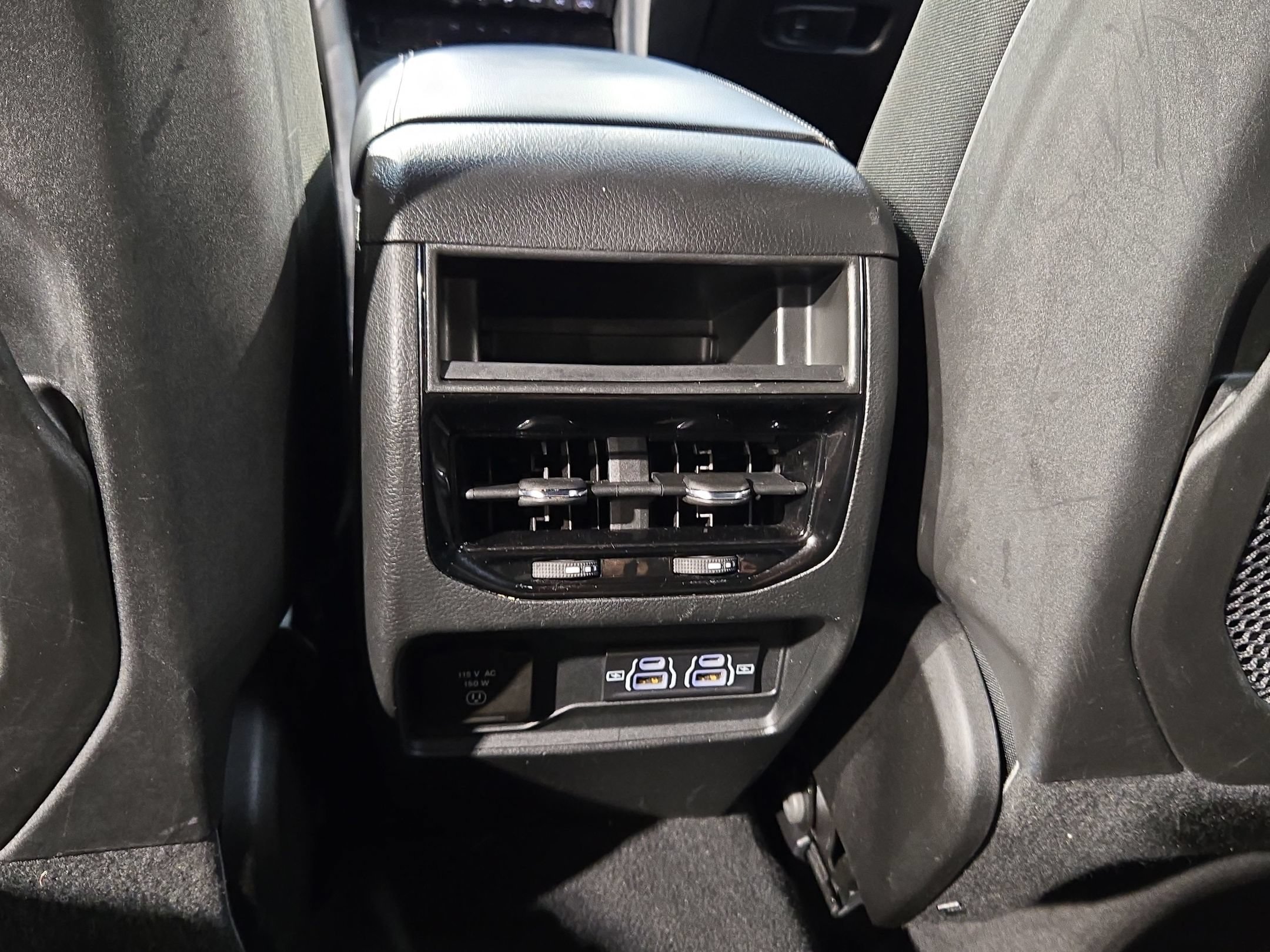 Used 2025 Jeep Grand Cherokee Altitude AWD/4WD image 37