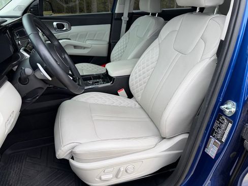 Used 2023 Kia Sorento SX image 13