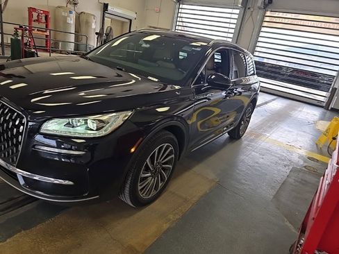 Used 2023 Lincoln Corsair Reserve image 4