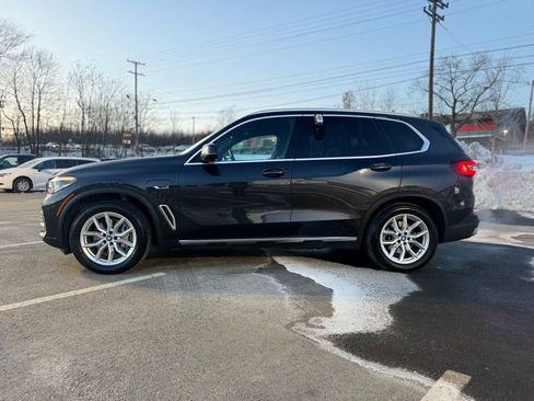 Used 2023 BMW X5 xDrive45e image 3