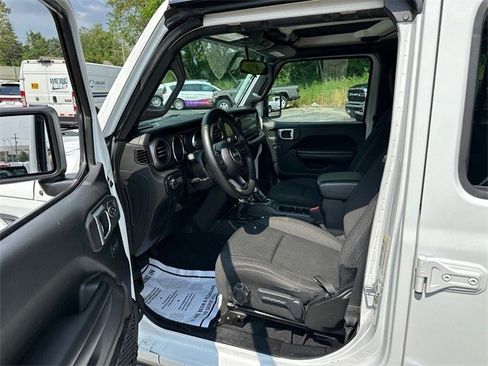 Used 2021 Jeep Gladiator Willys image 33