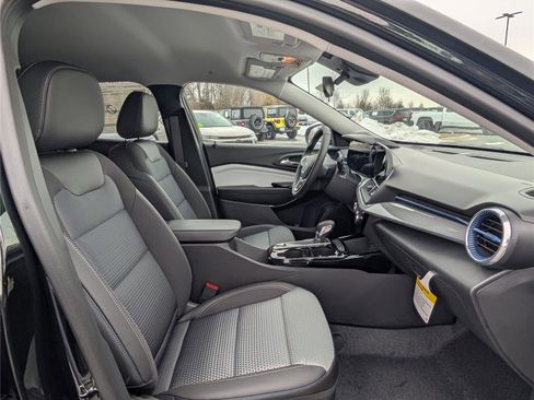 New 2026 Chevrolet Trax LT w/ Midnight Edition image 6
