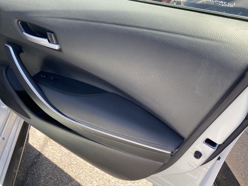 Used 2022 Toyota Corolla SE w/ Carpet Mat Package (TMS) FWD image 19