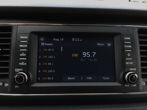 Used 2020 Kia Sedona LX image 13