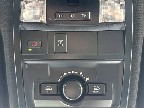 Used 2022 Toyota Tacoma TRD Off-Road w/ Technology Package AWD/4WD image 27
