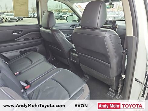 Used 2023 Nissan Pathfinder SL image 35