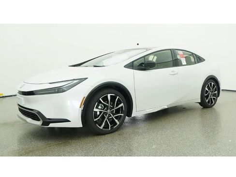 New 2026 Toyota Prius Plug-In Hybrid FWD image 17