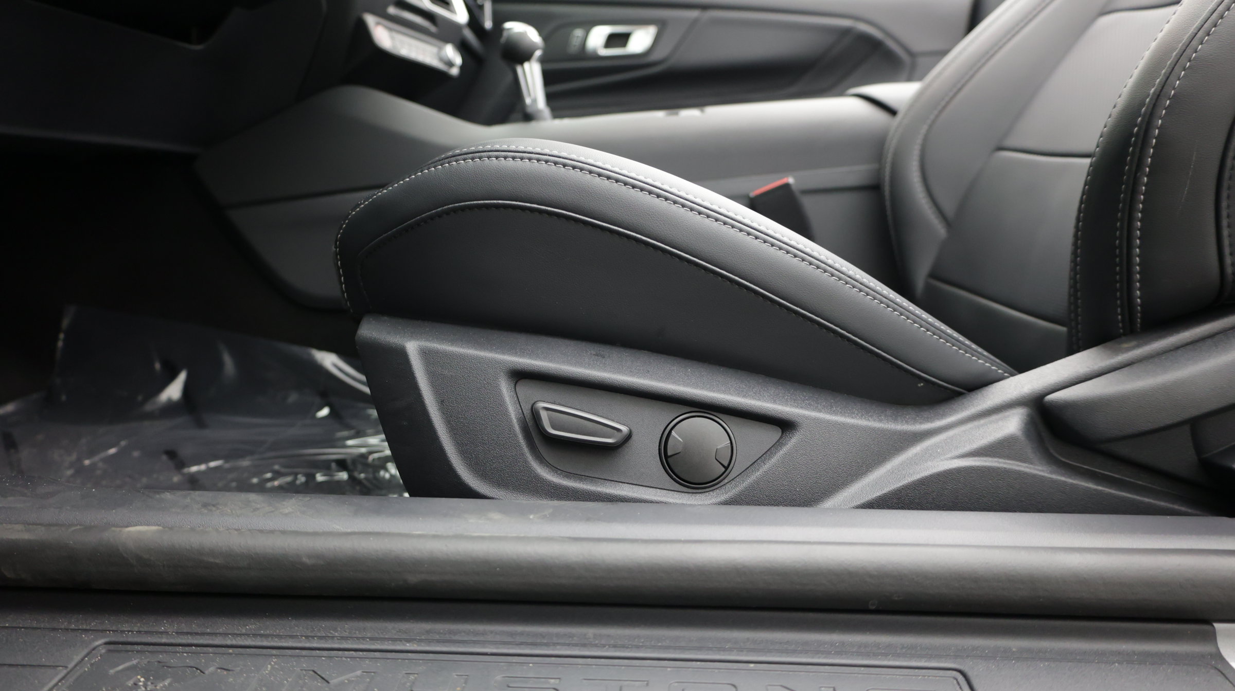 Used 2026 Ford Mustang Premium RWD image 15