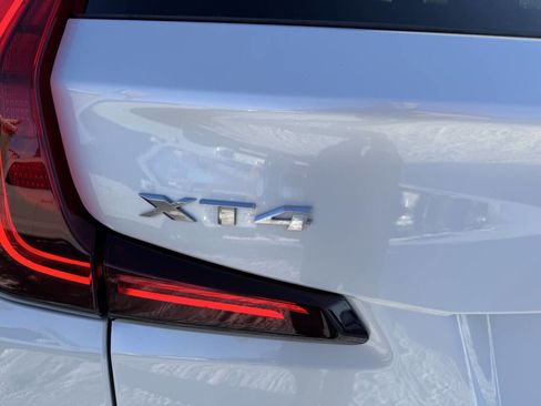 Used 2024 Cadillac XT4 Premium Luxury image 19