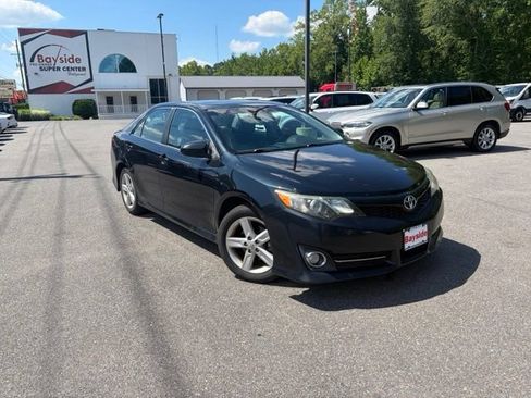 Used 2012 Toyota Camry SE w/ Leather Pkg FWD image 2