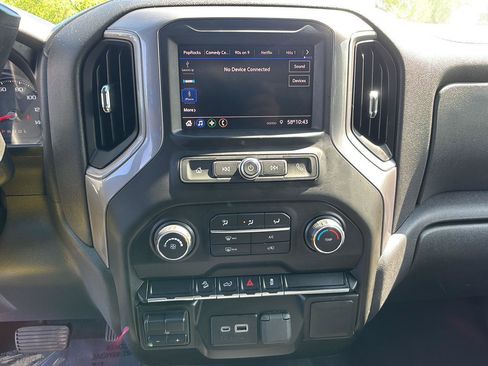 Used 2021 Chevrolet Silverado 1500 Custom Trail Boss AWD/4WD image 32