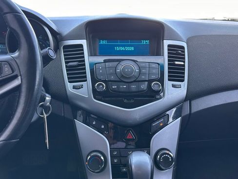 Used 2013 Chevrolet Cruze LT image 29