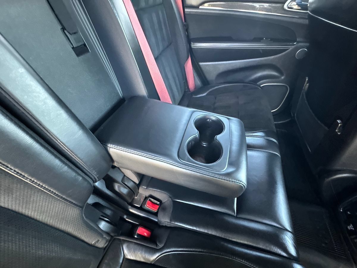 Used 2017 Jeep Grand Cherokee SRT AWD/4WD image 30