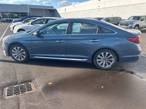 Used 2017 Hyundai Sonata Sport w/ Value Edition Package 02 image 6