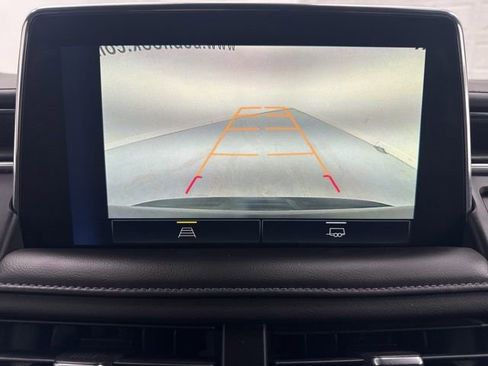 Used 2024 Chevrolet Suburban LT image 19