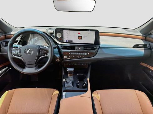 Used 2025 Lexus ES 350 w/ Premium Package FWD image 16