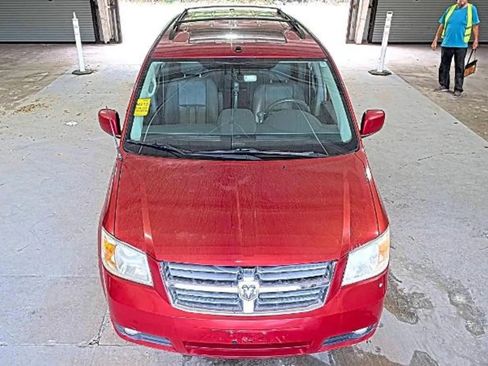 Used 2010 Dodge Grand Caravan SXT image 12