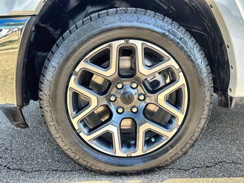 Used 2025 RAM 1500 Laramie AWD/4WD image 14