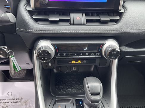Certified 2024 Toyota RAV4 LE AWD/4WD image 22