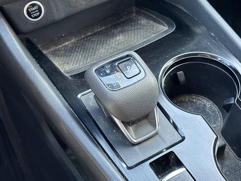 Used 2023 Nissan Rogue SV image 23