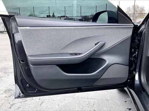 Used 2025 Tesla Model 3 Long Range image 24
