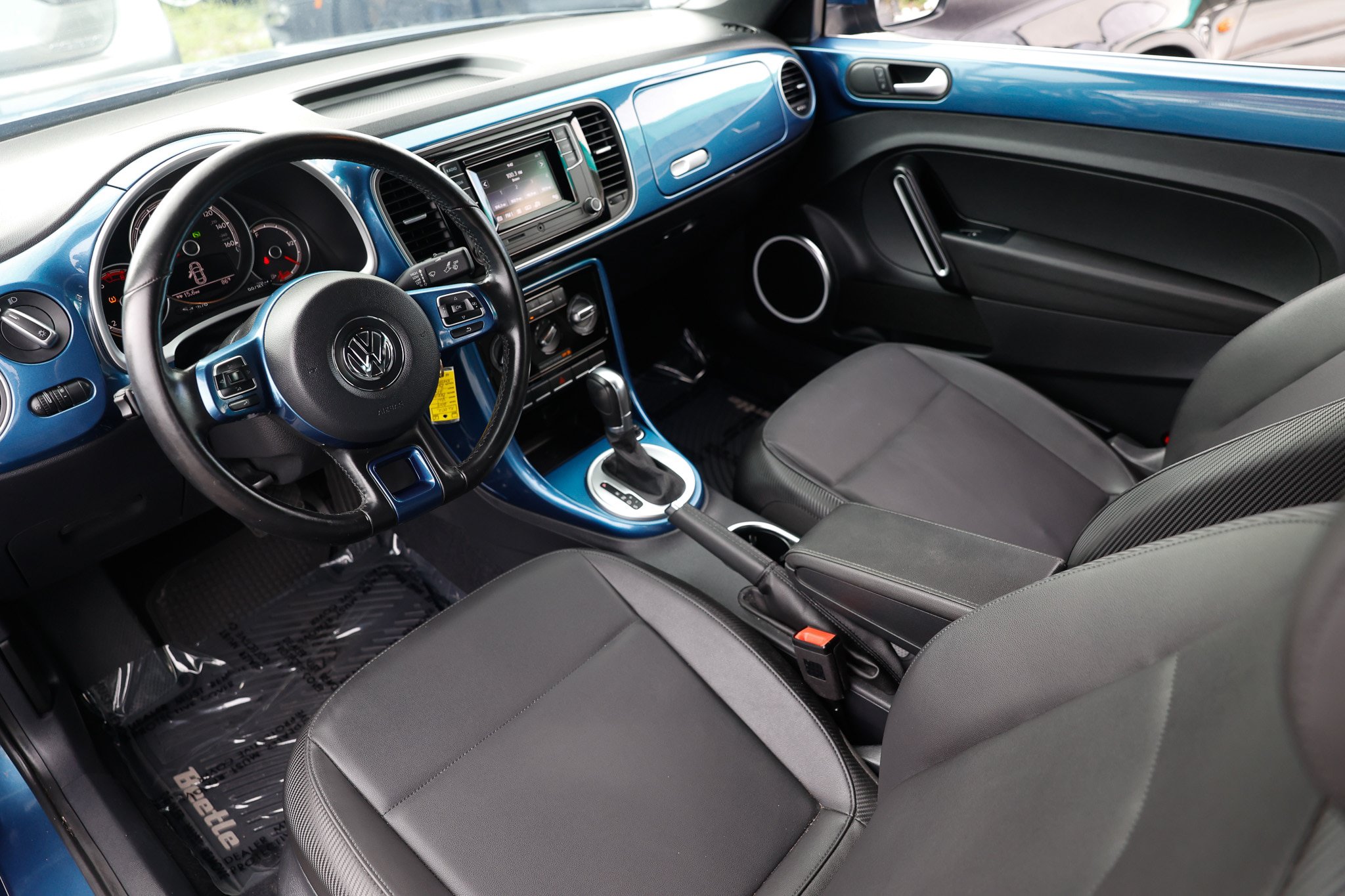 Used 2019 Volkswagen Beetle 2.0T S FWD image 6