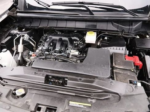 Certified 2025 Nissan Pathfinder SV w/ SV Premium Package FWD image 29