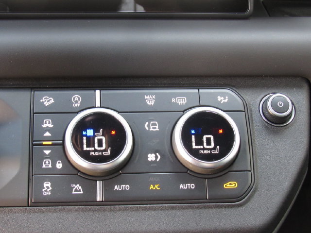 Used 2022 Land Rover Defender 90 X-Dynamic HSE AWD/4WD image 26