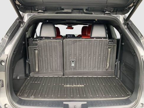 Used 2022 Toyota Highlander XSE AWD/4WD image 45