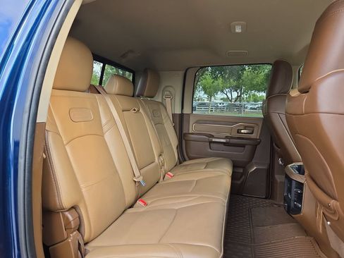 Used 2022 RAM 3500 Limited AWD/4WD image 29