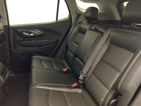 Used 2024 GMC Terrain SLT FWD image 18