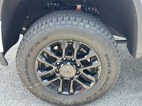 Used 2026 Chevrolet Silverado 2500 Custom w/ Custom Convenience Package AWD/4WD image 10