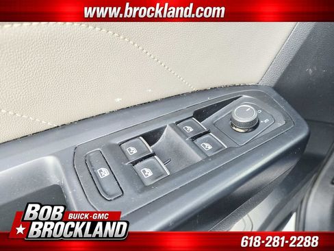 Used 2021 Volkswagen Atlas Cross Sport SE FWD image 33