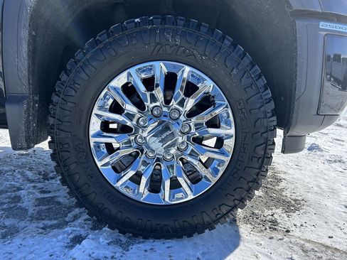 Used 2024 GMC Sierra 2500 Denali image 18
