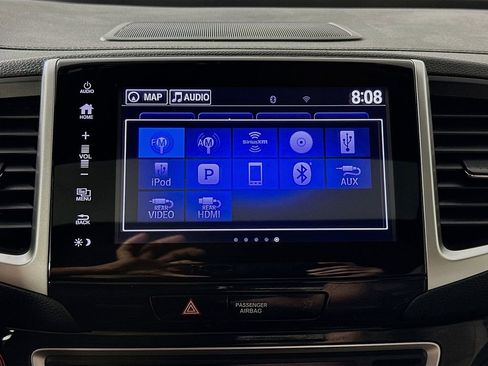 Used 2018 Honda Pilot Touring image 18