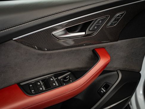 Used 2023 Audi SQ8 Prestige image 27