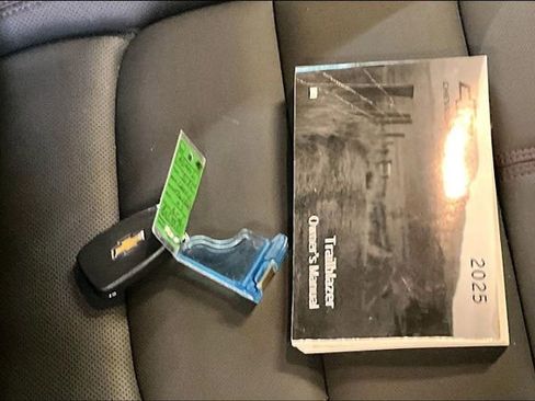 Used 2025 Chevrolet TrailBlazer RS w/ Convenience Package image 36