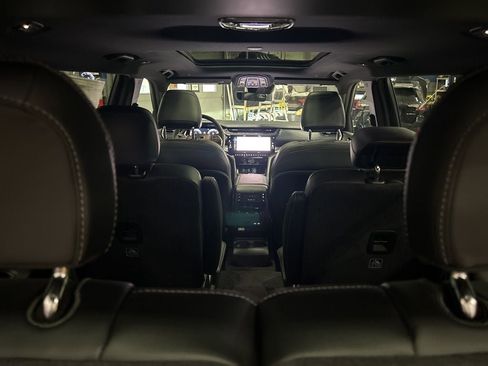 New 2026 Jeep Grand Cherokee L Limited AWD/4WD image 18