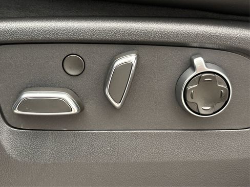 New 2025 Cadillac Escalade ESV Sport Platinum image 32