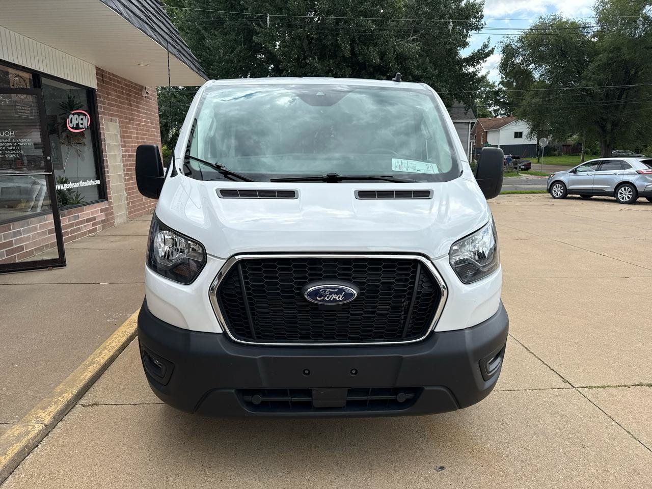 Used 2025 Ford Transit 250 Low Roof w/ Exterior Upgrade Package RWD image 24