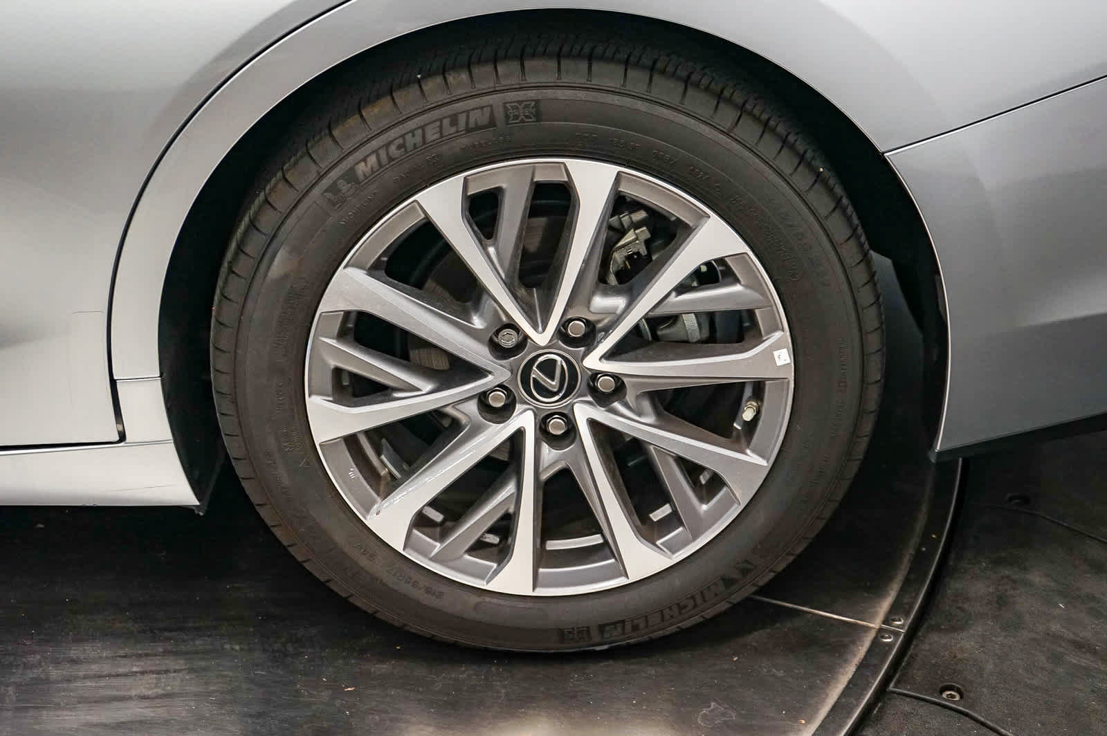 Used 2025 Lexus ES 350 w/ Accessory Package (Z2) FWD image 7