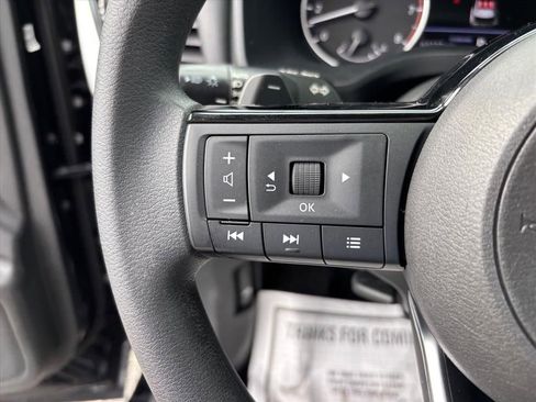 Used 2023 Nissan Rogue SV image 14