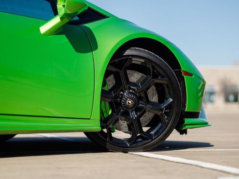 Used 2023 Lamborghini Huracan Tecnica image 24