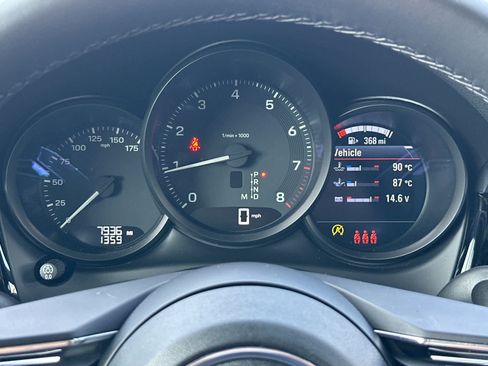 Certified 2025 Porsche Macan AWD/4WD image 29