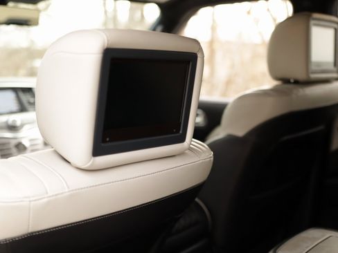 Used 2019 INFINITI QX80 Limited w/ All-Season Package image 36